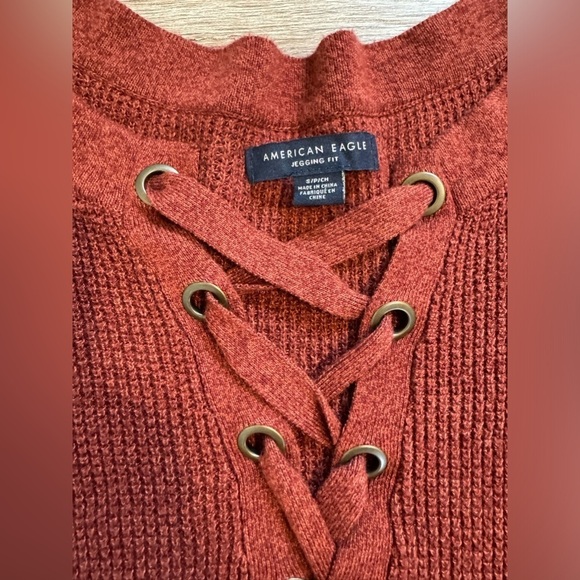 American Eagle~ Women’s Lace up Front V-Neck Brick Red Long Sleeve Sweater Small - Picture 5 of 8